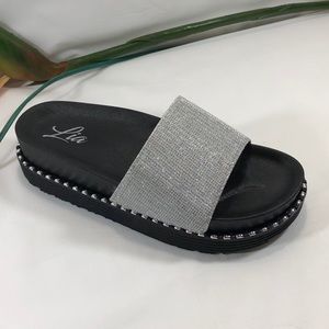 NWOB Women’s Grey Glitter Open Toe Platform Sandal